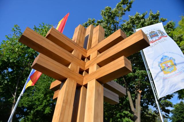 Slujba Vecerniei hramului de la Parohia „Sfinții Apostoli” Moara de Vânt