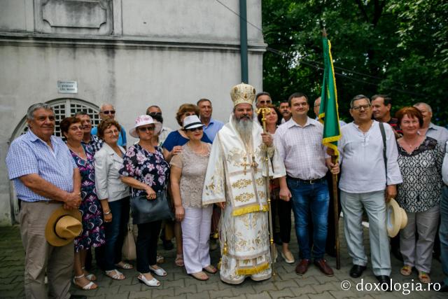 Hramul Catedralei Episcopale din Huşi. PS Ignatie: „Sfântul Petru este paradigma omului plin de efervescenţă, plin de foarte multă fervoare pentru Dumnezeu. Sfântul Pavel este modelul celui care este foarte inteligent, însă are nevoie de evidenţe!"