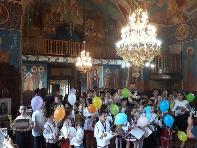 Ie românească, diplome și premii pentru copiii din Glodenii Gândului