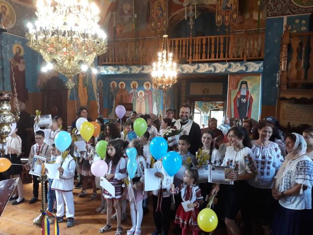 Ie românească, diplome și premii pentru copiii din Glodenii Gândului
