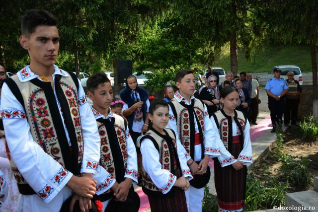 Părintele Mitropolit Teofan la hramul Mănăstirii Lacuri: „Ca o prelungire a Sfinților Apostoli Petru și Pavel, viața noastră cuprine momente de înălțime duhovnicească”