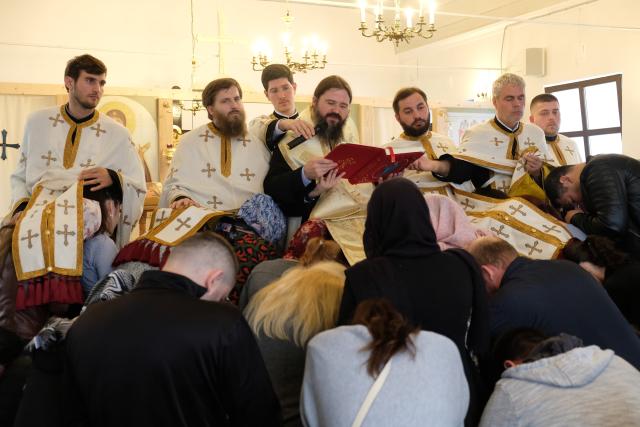 PS Macarie, către tineri: „Păziți-vă tinerețea de curentele otrăvitoare ale acestei lumi care pot să vă târască în prăpastia ratărilor și eșecurilor!”