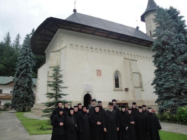 Oaspeți athonți de la Mănăstirea Dohiariu prin Moldova