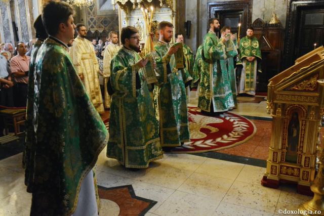 Sărbătoarea Bisericii la Catedrala Mitropolitană din Iași – Praznicul Pogorârii Duhului Sfânt