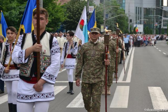 Orașul Piatra Neamț în zi de sărbătoare