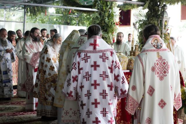Sărbătoarea Sfântului Ioan cel Nou de la Suceava – 6 arhierei și sute de credincioși prezenți la hramul orașului