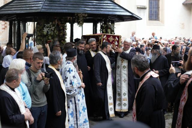 Sărbătoarea Sfântului Ioan cel Nou de la Suceava – 6 arhierei și sute de credincioși prezenți la hramul orașului
