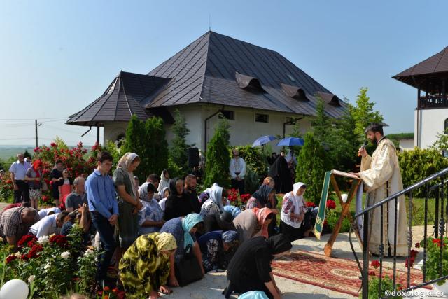 Sărbătoarea Preasfintei Treimi la Mănăstirea Eșanca