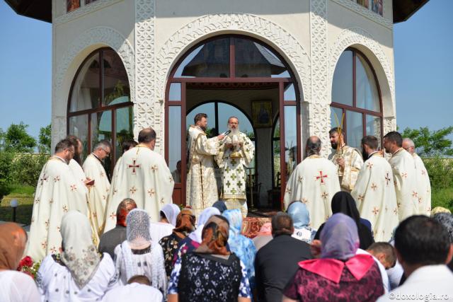 Sărbătoarea Preasfintei Treimi la Mănăstirea Eșanca
