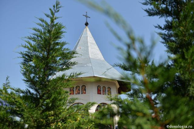 Sărbătoarea Preasfintei Treimi la Mănăstirea Eșanca