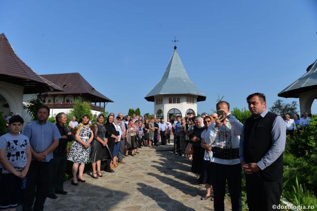 Sărbătoarea Preasfintei Treimi la Mănăstirea Eșanca