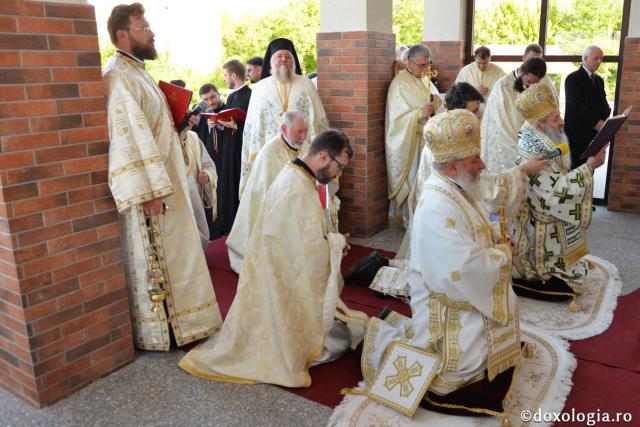 Biserica „Sfântul Arhidiacon Ștefan” din Tătărași a fost sfințită de doi arhierei