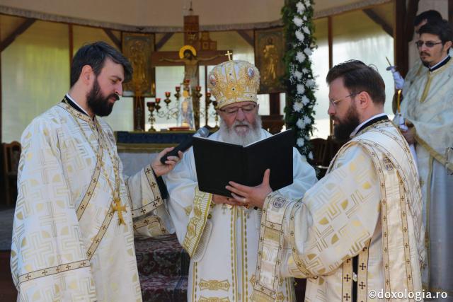 Biserica „Sfântul Arhidiacon Ștefan” din Tătărași a fost sfințită de doi arhierei