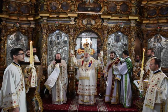 Slujbe arhiereşti în două eparhii ale Moldovei