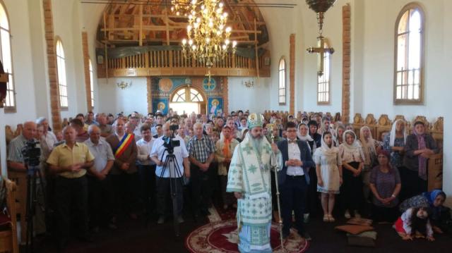 Liturghii arhierești în două eparhii din Moldova