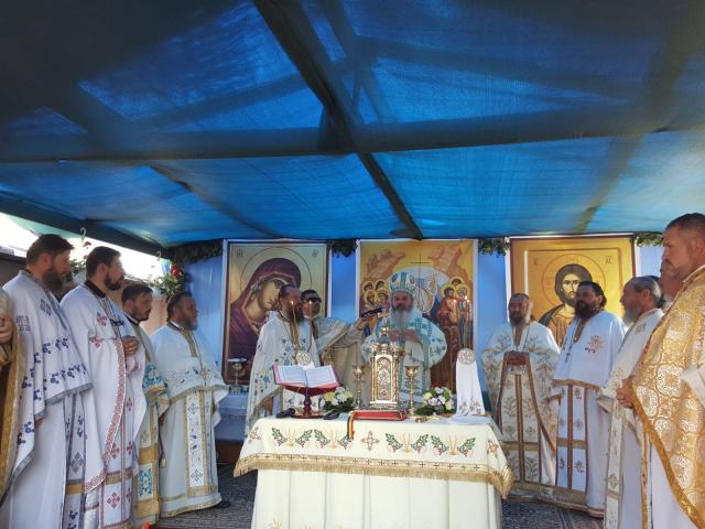 Liturghii arhierești în două eparhii din Moldova