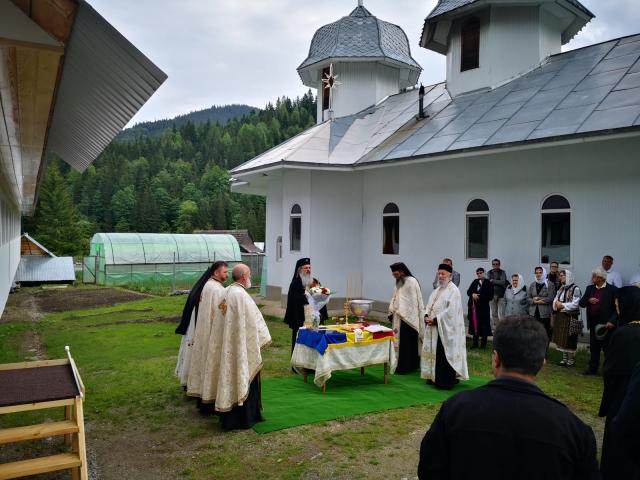 Bucurie duhovnicească și emoții la Mănăstirea Tărcuța