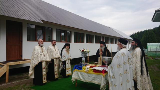 Bucurie duhovnicească și emoții la Mănăstirea Tărcuța