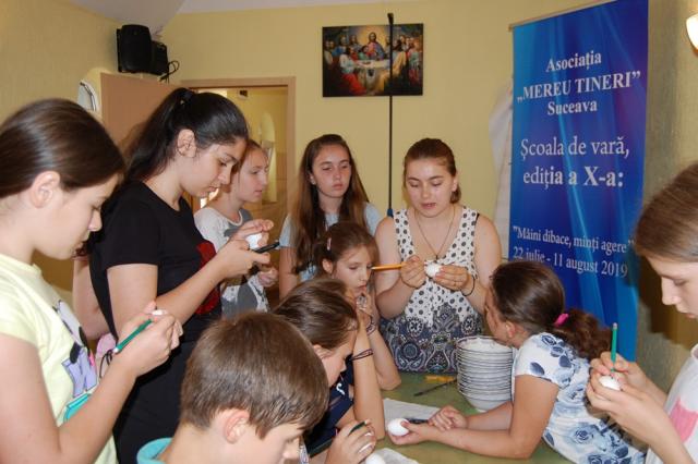 Școală de vară la Biserica „Acoperământul Maicii Domnului” din Suceava