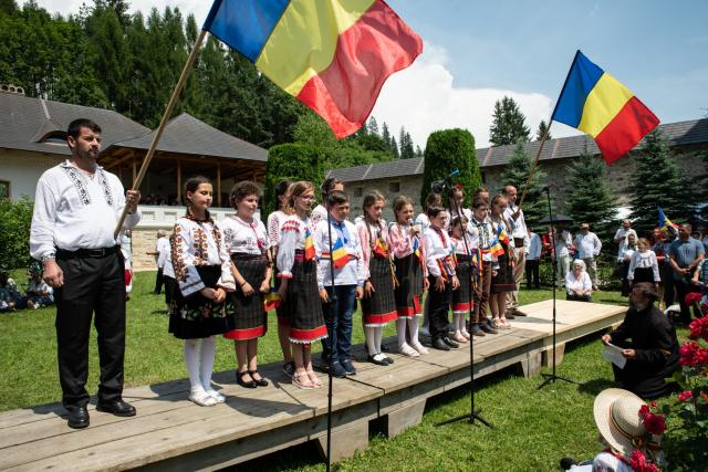 Hram la Mănăstirea Putna: „Sfântul Ștefan și-a iubit țara, și-a iubit neamul, ne-a iubit pe toți.”