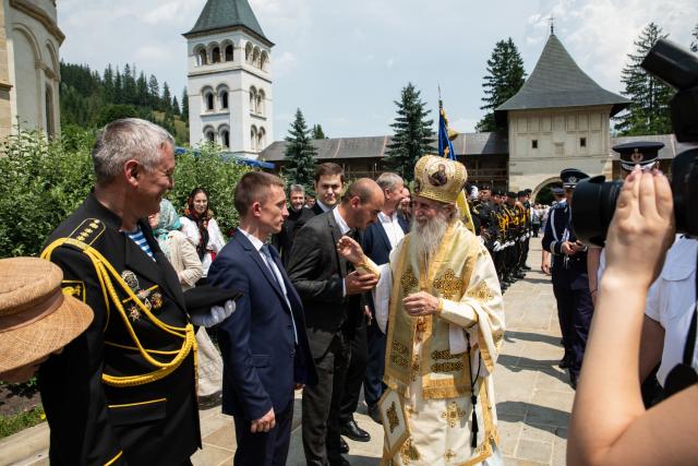 Hram la Mănăstirea Putna: „Sfântul Ștefan și-a iubit țara, și-a iubit neamul, ne-a iubit pe toți.”