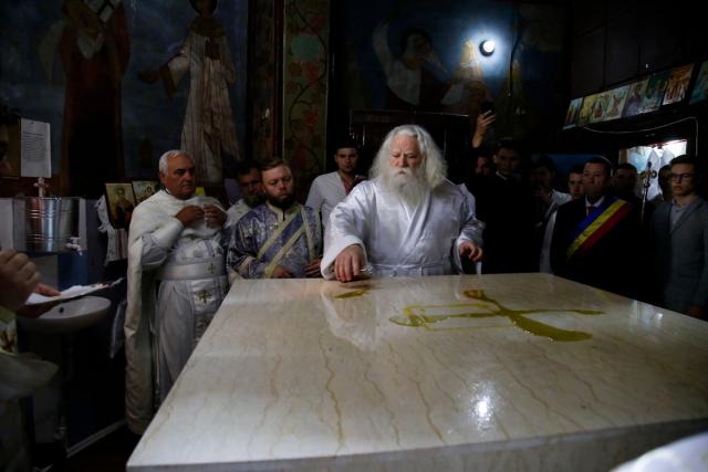 Biserica din Mateieni a primit veşmântul sfinţirii