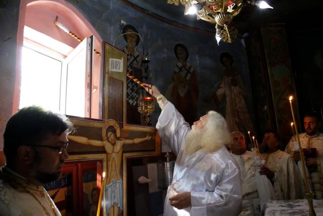 Biserica din Mateieni a primit veşmântul sfinţirii