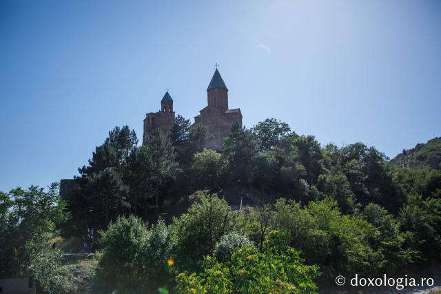 (Foto) Paşi de pelerin la Biserica Gremi – Georgia
