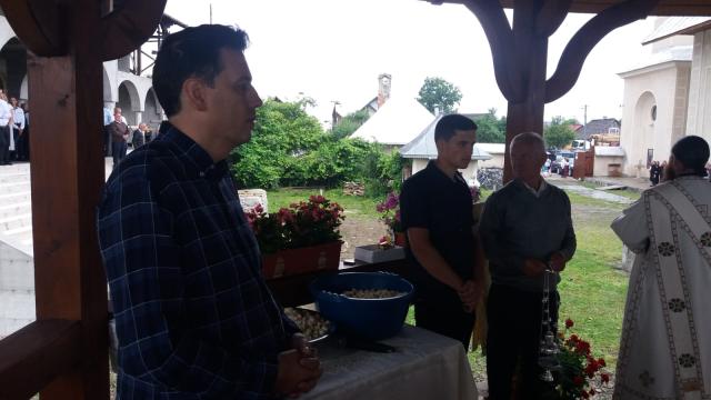 Părintele profesor Vasile Mihoc a slujit şi a conferenţiat la Vicovu de Sus