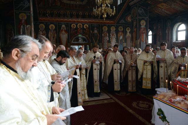 Biserica „Binecredinciosul Ștefan cel Mare și Sfânt” și-a serbat hramul – a început Festivalul „Gavriil Musicescu”