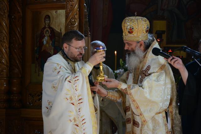 Biserica „Binecredinciosul Ștefan cel Mare și Sfânt” și-a serbat hramul – a început Festivalul „Gavriil Musicescu”