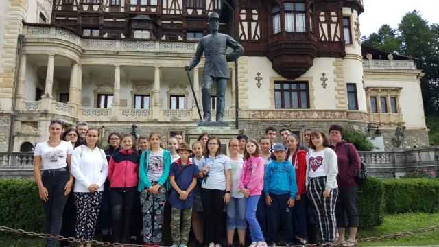 Excursie educativă şi activitate cultural-misionară a Grupului „Vlăstarele Rarăului“ din Câmpulung Moldovenesc