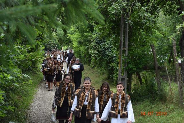 Excursie educativă şi activitate cultural-misionară a Grupului „Vlăstarele Rarăului“ din Câmpulung Moldovenesc