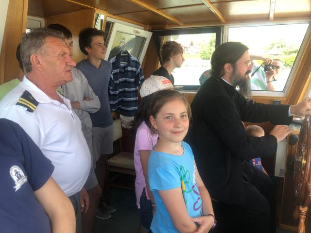 PS Macarie cu familiile din țările scandinave, în tabăra anuală organizată de Episcopia Ortodoxă Română a Europei de Nord în Delta Dunării