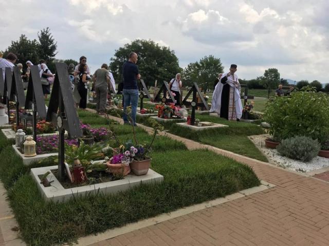 PS Atanasie a pus piatra de temelie a bisericii din singurul cimitir ortodox român din Italia, la Torino