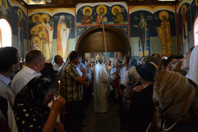 Biserica din Moimești, închinată Sfintei Parascheva, a fost sfințită de IPS Teofan