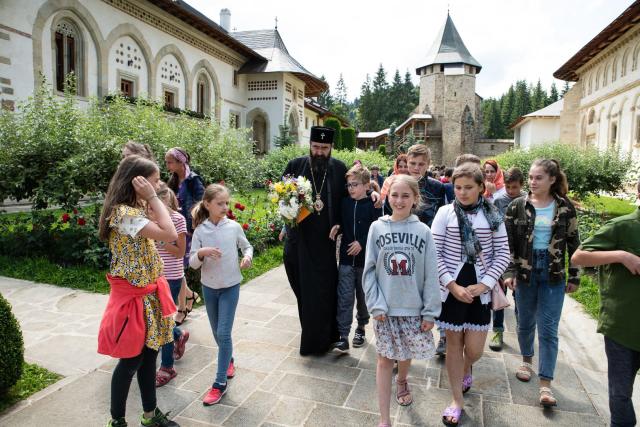 Tabăra de tradiție și spiritualitate - MOREOM la Mănăstirea Putna
