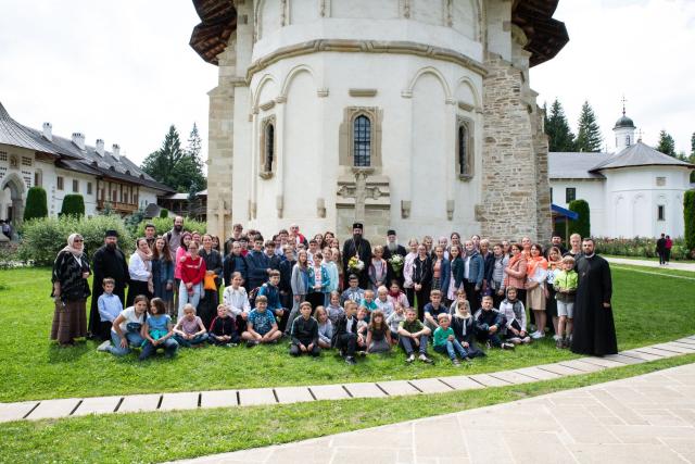 Tabăra de tradiție și spiritualitate - MOREOM la Mănăstirea Putna