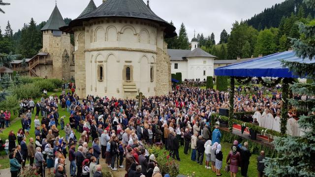 Hramul cel mare al Putnei: „O numim Maica Domnului și avem credință că este și Maica noastră a tuturor”
