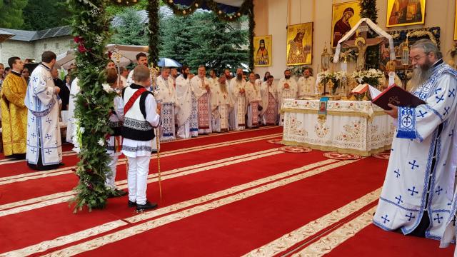 Hramul cel mare al Putnei: „O numim Maica Domnului și avem credință că este și Maica noastră a tuturor”
