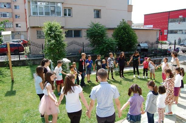 Școală de vară la Biserica „Acoperământul Maicii Domnului” din Suceava
