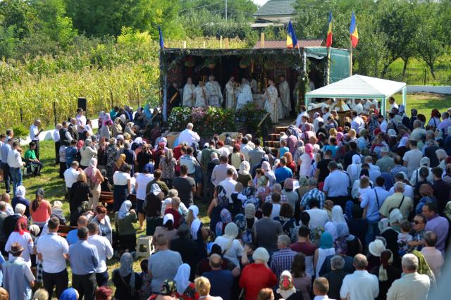 Biserica din Rediu – Ruginoasa a fost sfințită de Mitropolitul Moldovei și Bucovinei