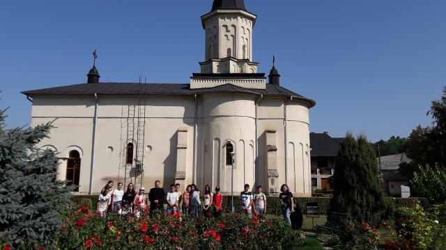 Pelerinaj al copiilor din Parohia Tomești I la mănăstirile din împrejurimile Iașului