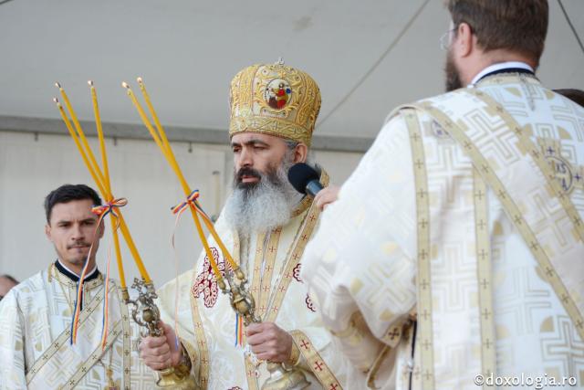 ITOM 2019 - Sfânta Liturghie la Catedrala Mitropolitană din Iași. IPS Teofan: „Este cea mai bună investiție pentru că aici câștigi o viață frumoasă, liberă, demnă, care merită a fi trăită, și dincolo dobândești și veșnicia”