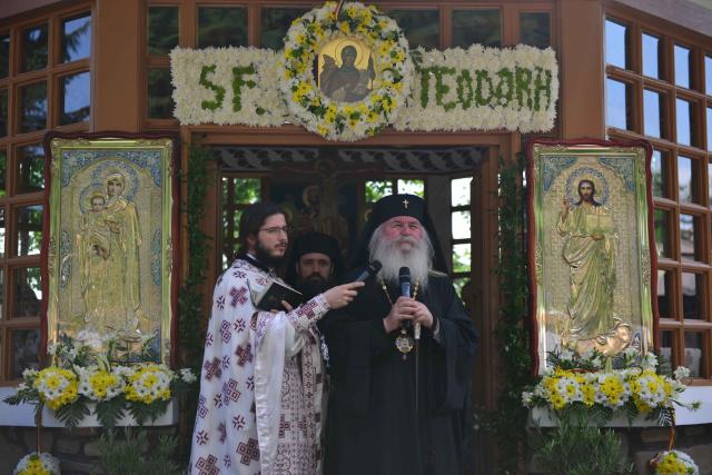 (Video) Înaltpreasfințitul Ioan, Mitropolitul Banatului: „Apostolii s-au împărtășit de lumină, iar noi ne împărtășim cu Trupul și Sângele Domnului”