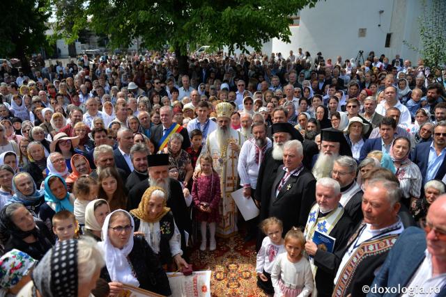 Biserica „Sfântul Ierarh Nicolae” din municipiul Botoșani a primit veșmântul resfințirii