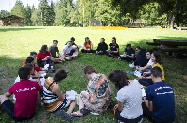 Clipe de bucurie pentru voluntarii Taberei Nemțișor