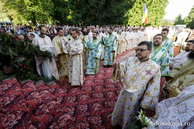 Sărbătoarea Sfântului Ioan Iacob la Seminarul Teologic de la Mănăstirea Neamț – au început sărbătorile Sfinților Nemțeni