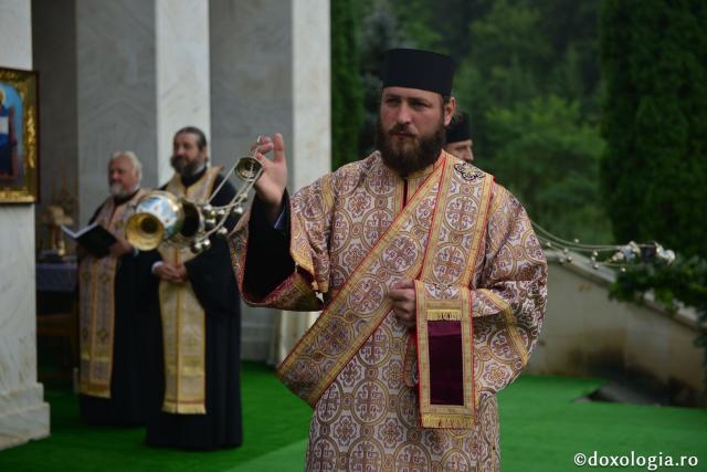 Sărbătoarea Sfintei Teodora de la Sihla la Mănăstirea Sihăstria: 4 ierarhi ai Bisericii noastre au oficiat Sfânta Liturghie