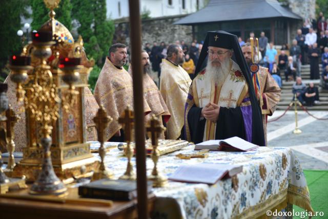 Sărbătoarea Sfintei Teodora de la Sihla la Mănăstirea Sihăstria: 4 ierarhi ai Bisericii noastre au oficiat Sfânta Liturghie